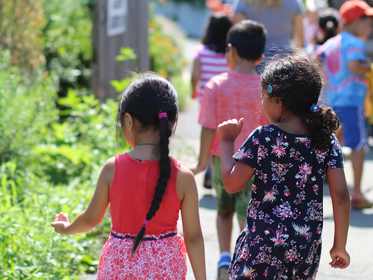Kids are walking at Queens Botanical Garden